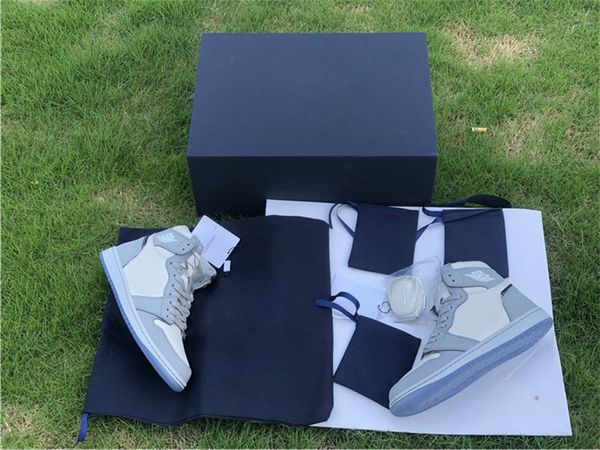 new 1 high og low outdoor shoes men women wolf grey sail pn dust white authentic sneakers sports with blue original box with dust bag
new 1 high og low outdoor shoes men women wolf grey sail pn dust white authentic sneakers sports with blue original box with dust bag