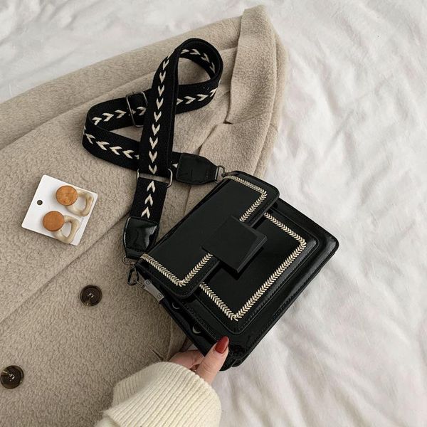 mini bags for women 2020 pu leather shiny new wide shoulder strap bag fashion casual girls crossbody handbag bolsas de luxo
mini bags for women 2020 pu leather shiny new wide shoulder strap bag fashion casual girls crossbody handbag bolsas de luxo