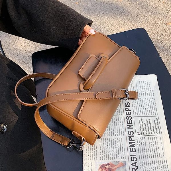 niche design popular retro handbags 2021 new fashion cross-body high-quality square bag underarm bag dual-use width: 25cm
niche design popular retro handbags 2021 new fashion cross-body high-quality square bag underarm bag dual-use width: 25cm