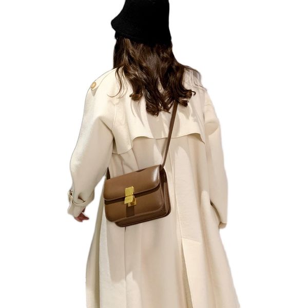 customized small tofu bag womens bag fashionable all-match fashionable crossbody one shoulder hand-carrying small bag saddle
customized small tofu bag womens bag fashionable all-match fashionable crossbody one shoulder hand-carrying small bag saddle