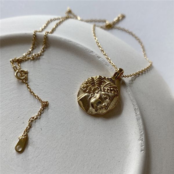 ruiyi real 925 sterling silver women fashion european queen head portrait coin pendant necklace vintage gold niche necklace 2020 q0531
ruiyi real 925 sterling silver women fashion european queen head portrait coin pendant necklace vintage gold niche necklace 2020 q0531