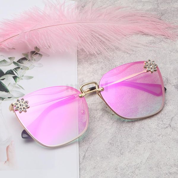 sunglasses 2021 metal frame ladies lady diamond fashion anti uv400 with box fml, White;black
sunglasses 2021 metal frame ladies lady diamond fashion anti uv400 with box fml, White;black