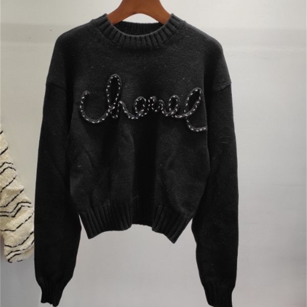 2021 new fashion 20fw knitting 3d embroidered famous jumper sweater luxury clothes for girl letter xl4n, White;black
2021 new fashion 20fw knitting 3d embroidered famous jumper sweater luxury clothes for girl letter xl4n, White;black