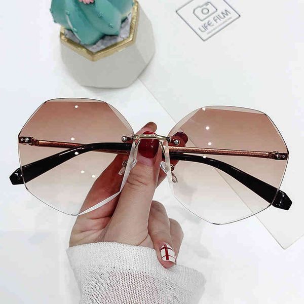sunglasses diamond cut-edge ladies european and american metal polygon rimless outdoor sunscreen sunglasses, White;black
sunglasses diamond cut-edge ladies european and american metal polygon rimless outdoor sunscreen sunglasses, White;black