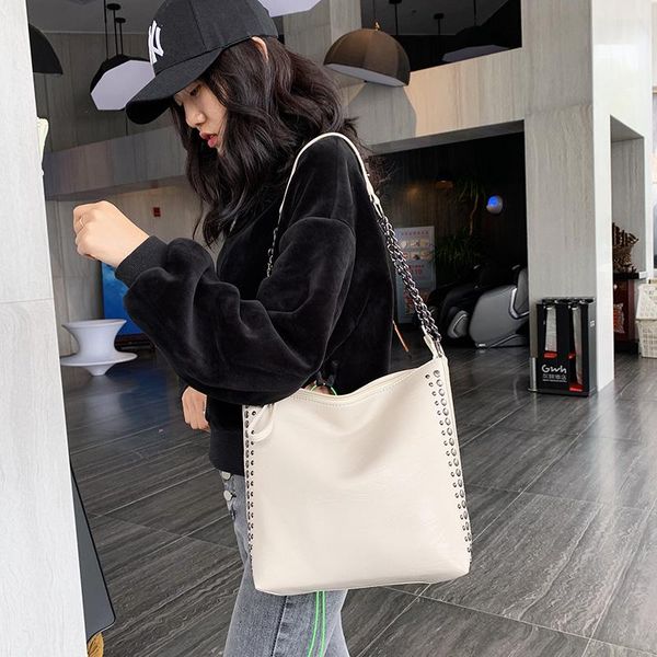 fashion ladies large chain handbags new elegant shoulder bag women luxury rivet handbag leather ladies crossbody messenger bag
fashion ladies large chain handbags new elegant shoulder bag women luxury rivet handbag leather ladies crossbody messenger bag