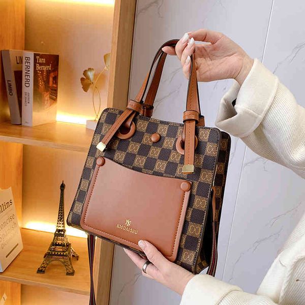 2022 factory wholesale fashion winter style temperament female fashion messenger bag net red one shoulder portable tote bag
2022 factory wholesale fashion winter style temperament female fashion messenger bag net red one shoulder portable tote bag