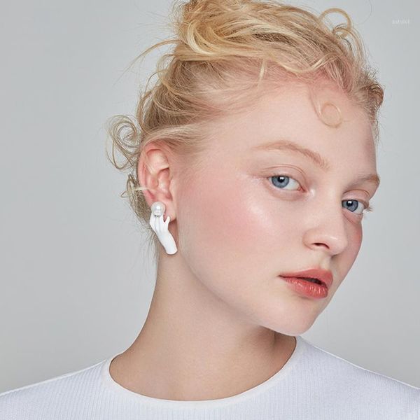 srcoi korea fashion imitiation pearl white hand shape stud earrings vintage decoration european funny earrings for female party1, Golden;silver
srcoi korea fashion imitiation pearl white hand shape stud earrings vintage decoration european funny earrings for female party1, Golden;silver