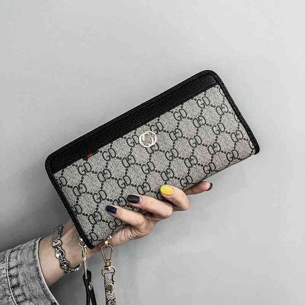2022 factory wholesale european and american long women's fashion retro printing wallet carrying multi card pocket mobile phone bag, Red;black
2022 factory wholesale european and american long women's fashion retro printing wallet carrying multi card pocket mobile phone bag, Red;black