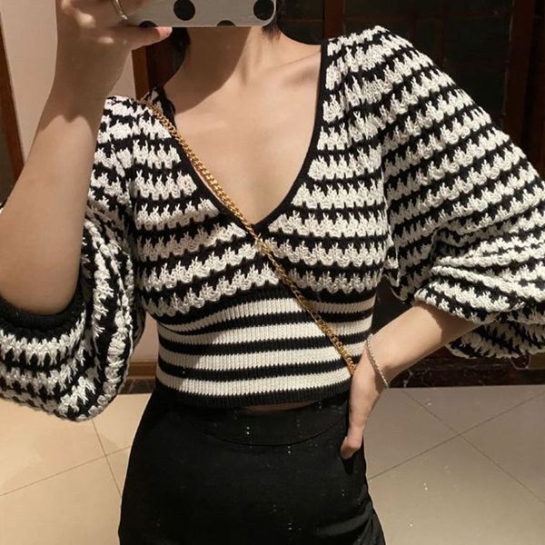 net red ins sweater autumn and winter new style short slim fitting knitted bottoming shirt striped long sleeve outer woolen jacket for women
net red ins sweater autumn and winter new style short slim fitting knitted bottoming shirt striped long sleeve outer woolen jacket for women