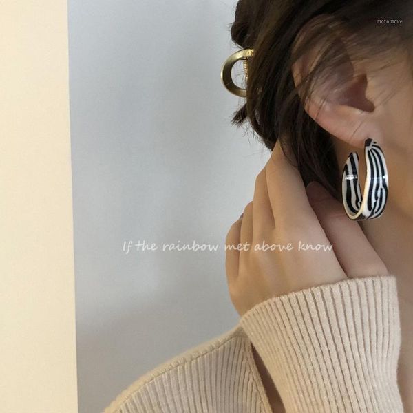2020 new japan and korea c-shaped semicircle zebra pattern patterns earrings female style simple temperament simple accessories1, Golden;silver
2020 new japan and korea c-shaped semicircle zebra pattern patterns earrings female style simple temperament simple accessories1, Golden;silver