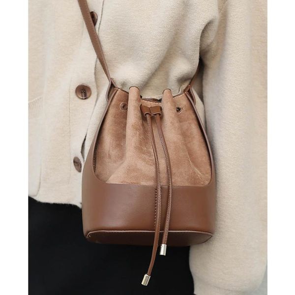shoulder bags korean suede women bucket bag 2021 vintage patchwork handbags drawstring simple messenger bolsa de hombro
shoulder bags korean suede women bucket bag 2021 vintage patchwork handbags drawstring simple messenger bolsa de hombro
