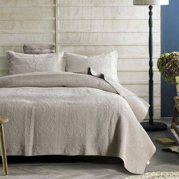 europe embroidered quilt set 3pcs solid bedspread quilted bedding cotton quilts bed covers blanket king queen size coverlet
europe embroidered quilt set 3pcs solid bedspread quilted bedding cotton quilts bed covers blanket king queen size coverlet