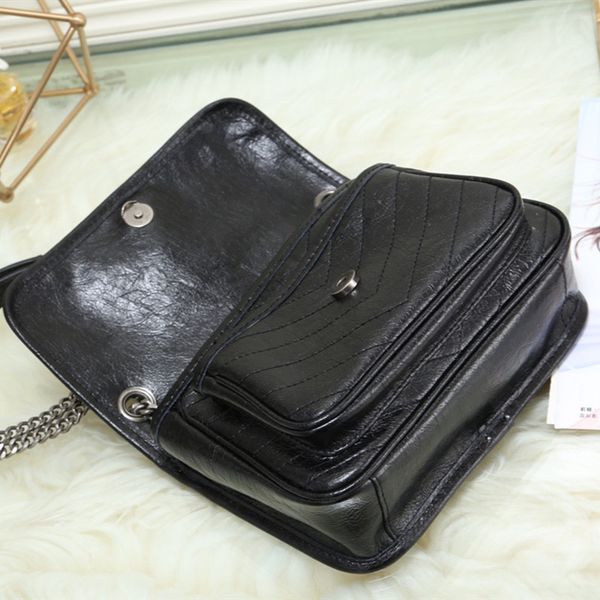 women's fashion luxurious design handbag retro wax & oil chain crossbody bag shoulder bag messenger bag casual genuine leather
women's fashion luxurious design handbag retro wax & oil chain crossbody bag shoulder bag messenger bag casual genuine leather