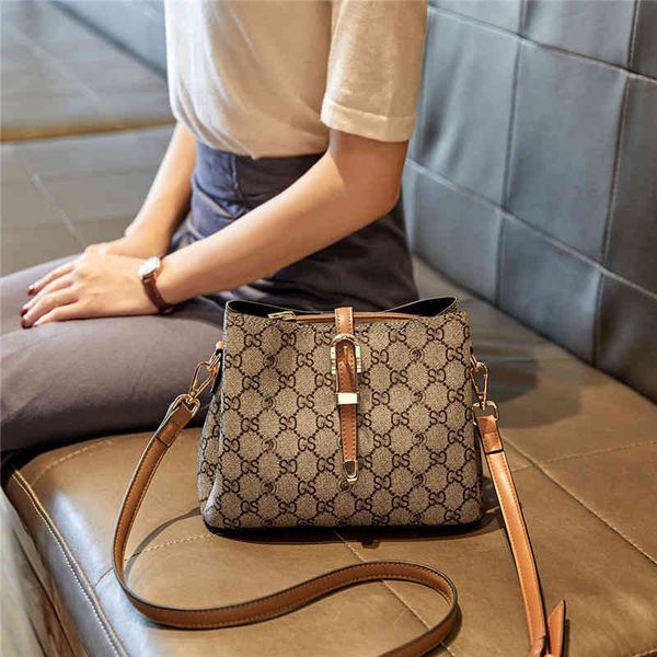 boutique women's bag jacquard bucket printed celebrity messenger bag versatile one shoulder handbags top
boutique women's bag jacquard bucket printed celebrity messenger bag versatile one shoulder handbags top