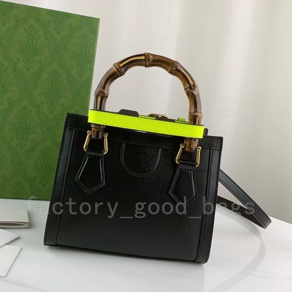 designers luxurys fashion tote shoulder bags new woman bamboo bag famous designer brand handbag ladies luxury totes purse simple trapeze wom
designers luxurys fashion tote shoulder bags new woman bamboo bag famous designer brand handbag ladies luxury totes purse simple trapeze wom