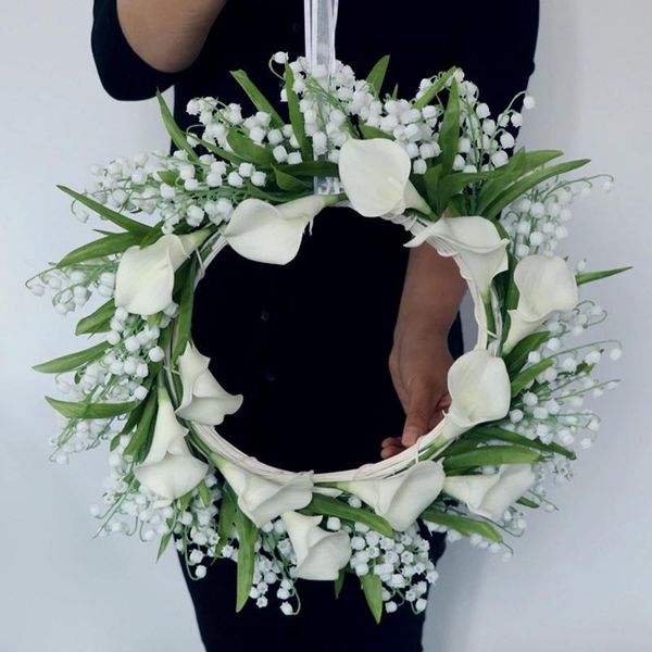 decorative flowers & wreaths in the spring of 2021 white calla lily simulation indoor try to decorate cane wall coverings
decorative flowers & wreaths in the spring of 2021 white calla lily simulation indoor try to decorate cane wall coverings