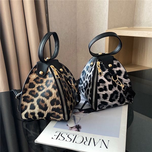 new ins kids handbags print mini lantern triangle purse shoulder bags teenager children girls pu messenger christmas gift p40, Black
new ins kids handbags print mini lantern triangle purse shoulder bags teenager children girls pu messenger christmas gift p40, Black