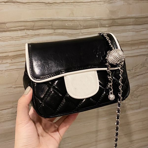 2021 high-end handmade series womens cc bag clashing color oil wax leather shoulder bag rhinestone ball luxurys designers bags ing
2021 high-end handmade series womens cc bag clashing color oil wax leather shoulder bag rhinestone ball luxurys designers bags ing