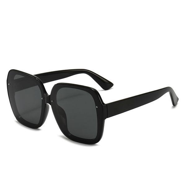2021 brand designer sunglasses women men good quality fashion metal oversized sunglasses vintage female male uv400 943 with box case, White;black
2021 brand designer sunglasses women men good quality fashion metal oversized sunglasses vintage female male uv400 943 with box case, White;black