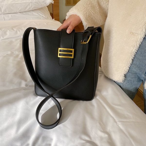 large capacity shoulder shoulder postman bucket postman women's new fashion korean version of versatile messenger bag fashion bucket ba
large capacity shoulder shoulder postman bucket postman women's new fashion korean version of versatile messenger bag fashion bucket ba