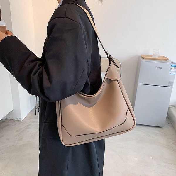 large capacity vintage female messenger bags handbags women bags designer bolsa feminina luxury soft leather shoulder bag new
large capacity vintage female messenger bags handbags women bags designer bolsa feminina luxury soft leather shoulder bag new