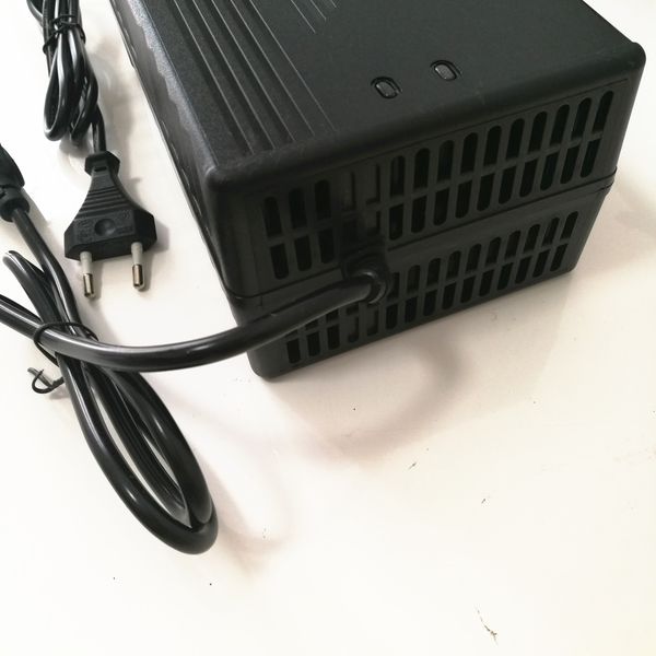 87.6v 10a lithium charger for 72v 76.8v lifepo4 scooter / e bike / golf cart / motorcycle
87.6v 10a lithium charger for 72v 76.8v lifepo4 scooter / e bike / golf cart / motorcycle