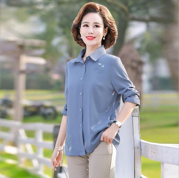 middle age women long sleeve shirt spring mother embroidery blouse 2021 new, White 
middle age women long sleeve shirt spring mother embroidery blouse 2021 new, White