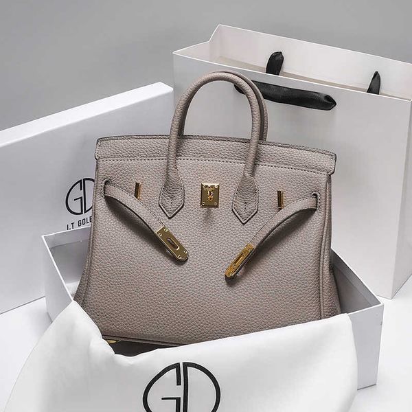 luxury handbag evening bag hong kong itgdledy autumn winter portable litchi pattern leather women's one shoulder messenger large capaci
luxury handbag evening bag hong kong itgdledy autumn winter portable litchi pattern leather women's one shoulder messenger large capaci