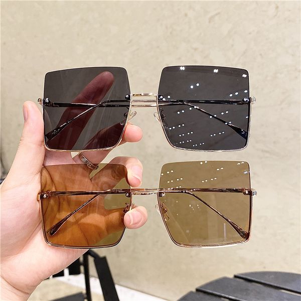 2020ins frame personalized fashion men's and women's large face square anti uv sunglasses, White;black
2020ins frame personalized fashion men's and women's large face square anti uv sunglasses, White;black
