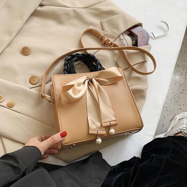 лента лук мода pu кожа лоскут сумка для женщин партии хаки цветого crossbody сумки для леди сумки кошелька
лента лук мода pu кожа лоскут сумка для женщин партии хаки цветого crossbody сумки для леди сумки кошелька