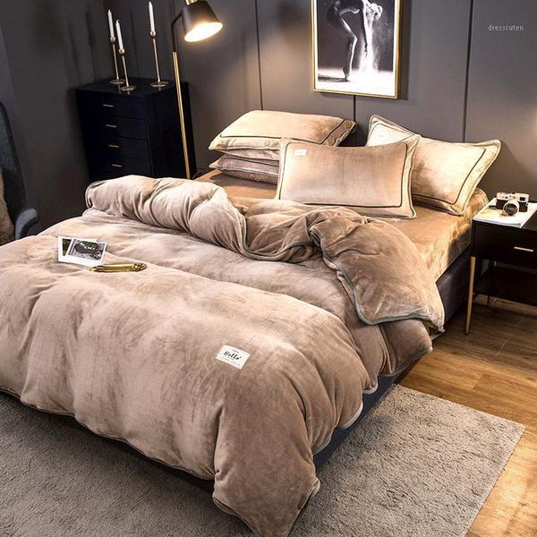 flannel bedding set crystal velvet coral fleece winter duvet cover keep warm bedsheet double sided velvet pillowcases flat bed1
flannel bedding set crystal velvet coral fleece winter duvet cover keep warm bedsheet double sided velvet pillowcases flat bed1