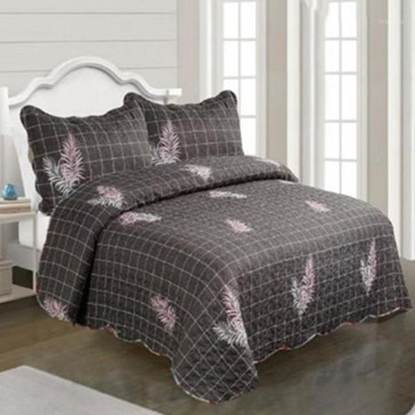 3pcs/set patchwork quilted set bedding cotton comfortable breathable 230x250cm quilt pillowcase machine washable bed textile1
3pcs/set patchwork quilted set bedding cotton comfortable breathable 230x250cm quilt pillowcase machine washable bed textile1