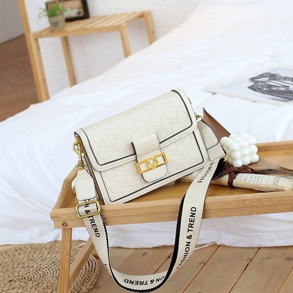 women's fashion embossed wide shoulder strap messenger autumn winter 2020 new small ck package postman package shoulder strap postman b
women's fashion embossed wide shoulder strap messenger autumn winter 2020 new small ck package postman package shoulder strap postman b