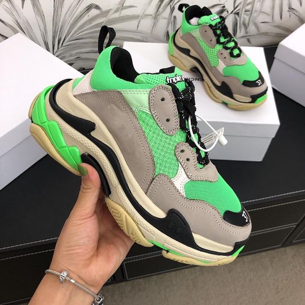 luxury triple s designer sneaker crystal transparent bottom casual shoes mens women boots old grandpa trainer outdoor, Black;red
luxury triple s designer sneaker crystal transparent bottom casual shoes mens women boots old grandpa trainer outdoor, Black;red