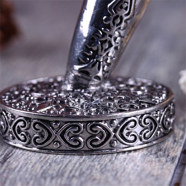 5pieces/lot stainless steel pen holder high-end retro carved hollow for home office pen holder decoration office school supplies
5pieces/lot stainless steel pen holder high-end retro carved hollow for home office pen holder decoration office school supplies