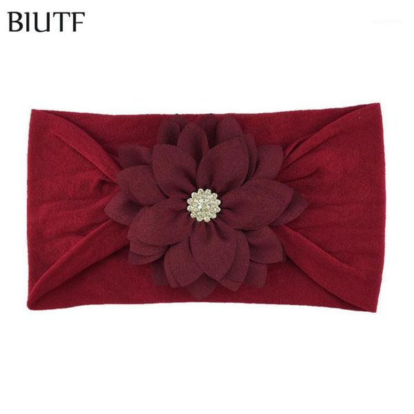 1pcs/lot wide soft elastic nylon headband with 9cm multy later fabric flower rhinestone centered kids lovely headwear 1091, Slivery;white
1pcs/lot wide soft elastic nylon headband with 9cm multy later fabric flower rhinestone centered kids lovely headwear 1091, Slivery;white