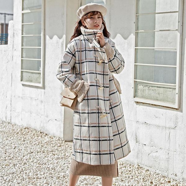 lamb fur collar horn button woolen coat women mid-length thick plaid coat new 2021, Black
lamb fur collar horn button woolen coat women mid-length thick plaid coat new 2021, Black