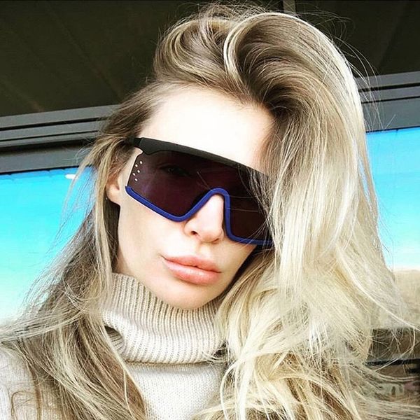 large frame conjoined gradual change ocean film, personalized men's and women's sunglasses, windproof glasses, White;black
large frame conjoined gradual change ocean film, personalized men's and women's sunglasses, windproof glasses, White;black