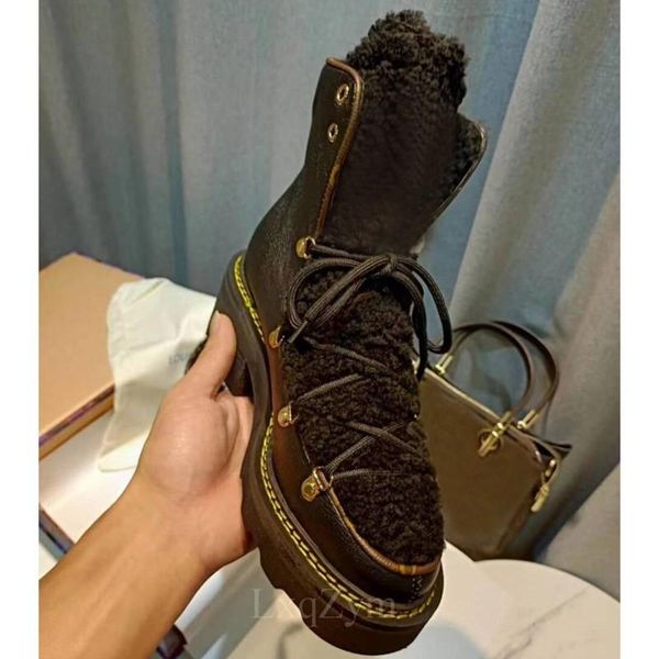 winter new chunky middle heel platform ankle boots women wool fur cow leather lace up warm snow booties women motorcycle botas, Black
winter new chunky middle heel platform ankle boots women wool fur cow leather lace up warm snow booties women motorcycle botas, Black