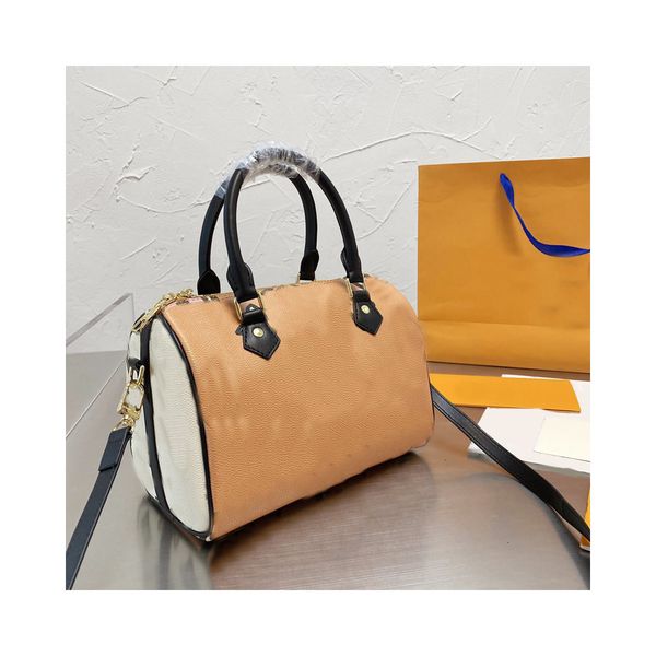 boston shoulder bag pillow handbag lady tote travel duffel crossbody bags genuine leather fashion letter old flower printed removable
boston shoulder bag pillow handbag lady tote travel duffel crossbody bags genuine leather fashion letter old flower printed removable
