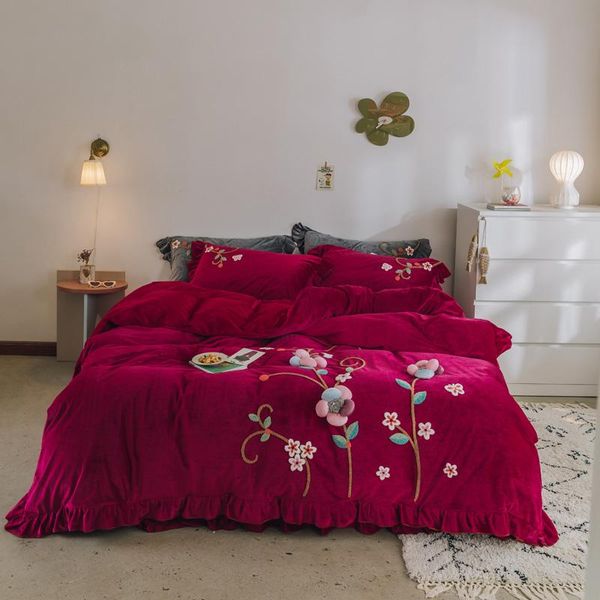 wine red pink gray handwork flowers embroidery winter velvet bedding set fleece fabric ruffle duvet cover bed sheet pillowcases
wine red pink gray handwork flowers embroidery winter velvet bedding set fleece fabric ruffle duvet cover bed sheet pillowcases