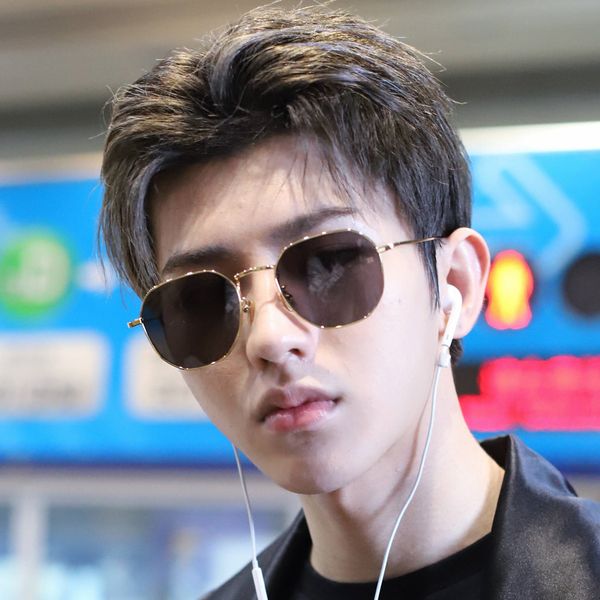 lwith sunglasses cai male xukun's ins square glasses, tiktok, red sunglasses, female street beat the jitter. m, White;black
lwith sunglasses cai male xukun's ins square glasses, tiktok, red sunglasses, female street beat the jitter. m, White;black