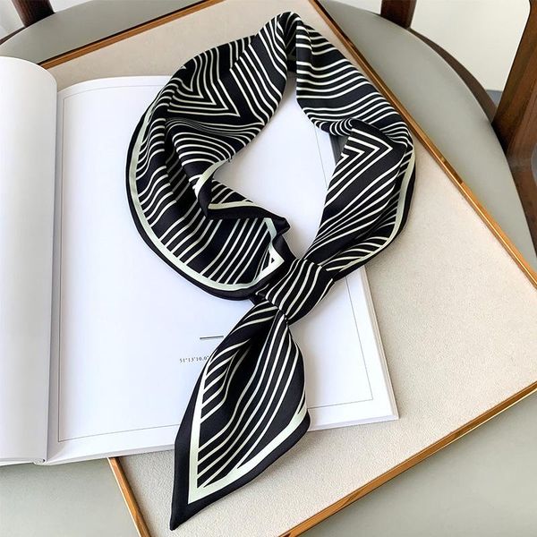 2021 silk scarf small women shawls and wraps fashion print office small hair neck hijabs foulard scarves, Blue;gray
2021 silk scarf small women shawls and wraps fashion print office small hair neck hijabs foulard scarves, Blue;gray