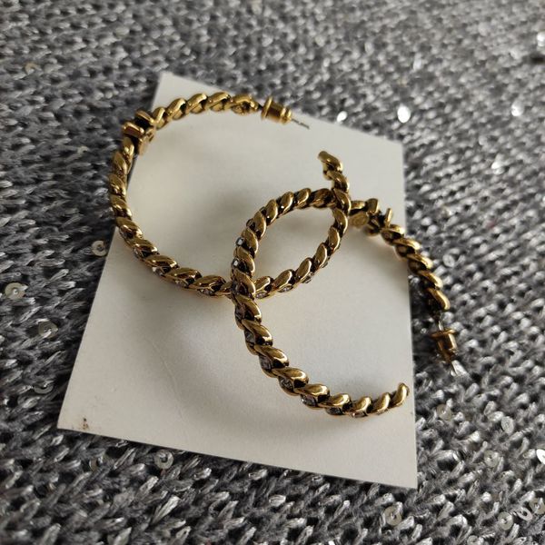new fashion matel hoop earring luxury accessories with rhinestone fashion c symbol retro designer earring with vip bag, White
new fashion matel hoop earring luxury accessories with rhinestone fashion c symbol retro designer earring with vip bag, White