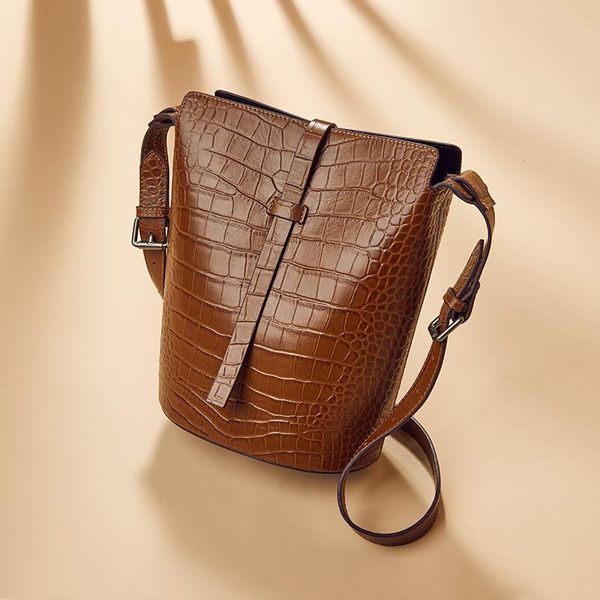shoulder bags single bag woman 2021 crocodile buckets, mother bag, cowhide, oblique leather
shoulder bags single bag woman 2021 crocodile buckets, mother bag, cowhide, oblique leather