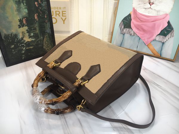 toiletrys bag genuine leather bag diana women's men tote crossbody luxury designer fashion shopping wallet card pockets handbag shoulde
toiletrys bag genuine leather bag diana women's men tote crossbody luxury designer fashion shopping wallet card pockets handbag shoulde