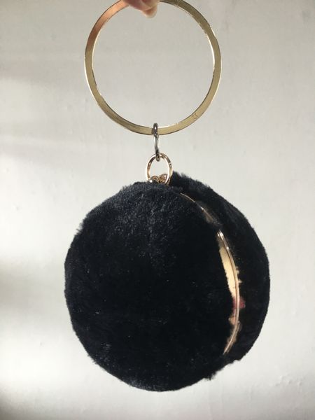 designer hobo purses new plush ball bag temperament commute evening bag portable crossbody bag m180374
designer hobo purses new plush ball bag temperament commute evening bag portable crossbody bag m180374