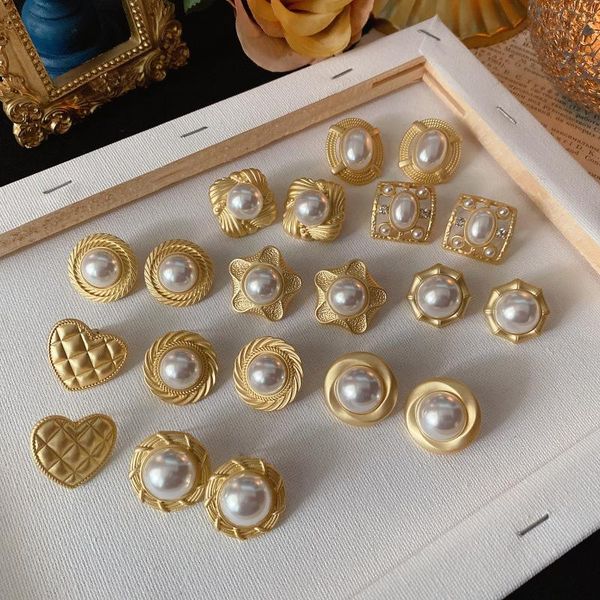stud 2021 style vintage court style baroque earrings female exquisite imitation pearl eardrop matte personality ear, Golden;silver
stud 2021 style vintage court style baroque earrings female exquisite imitation pearl eardrop matte personality ear, Golden;silver