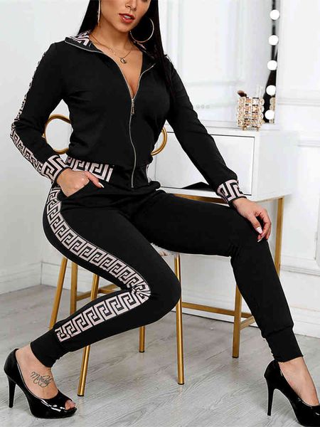 2021 tracksuits women elegant two-pieces suit sets female stylish plus size greek fret print coat & pant zip joggers y2k, Black;white
2021 tracksuits women elegant two-pieces suit sets female stylish plus size greek fret print coat & pant zip joggers y2k, Black;white