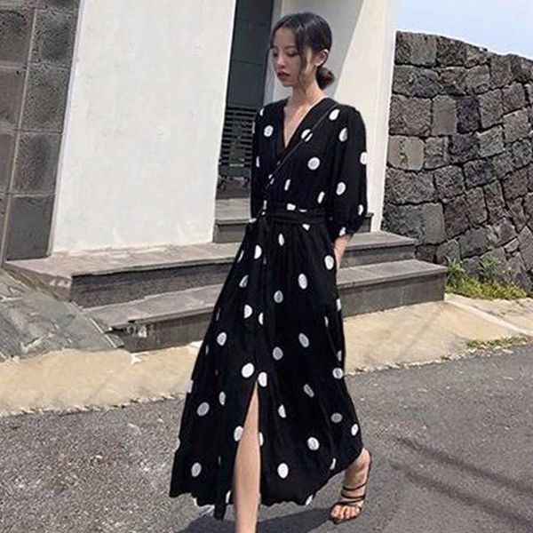 2021 new elegant summer women dress fashion big dot v-neck long dresses beach style dress plus size 4xl female vestidos sniz, Black;gray
2021 new elegant summer women dress fashion big dot v-neck long dresses beach style dress plus size 4xl female vestidos sniz, Black;gray